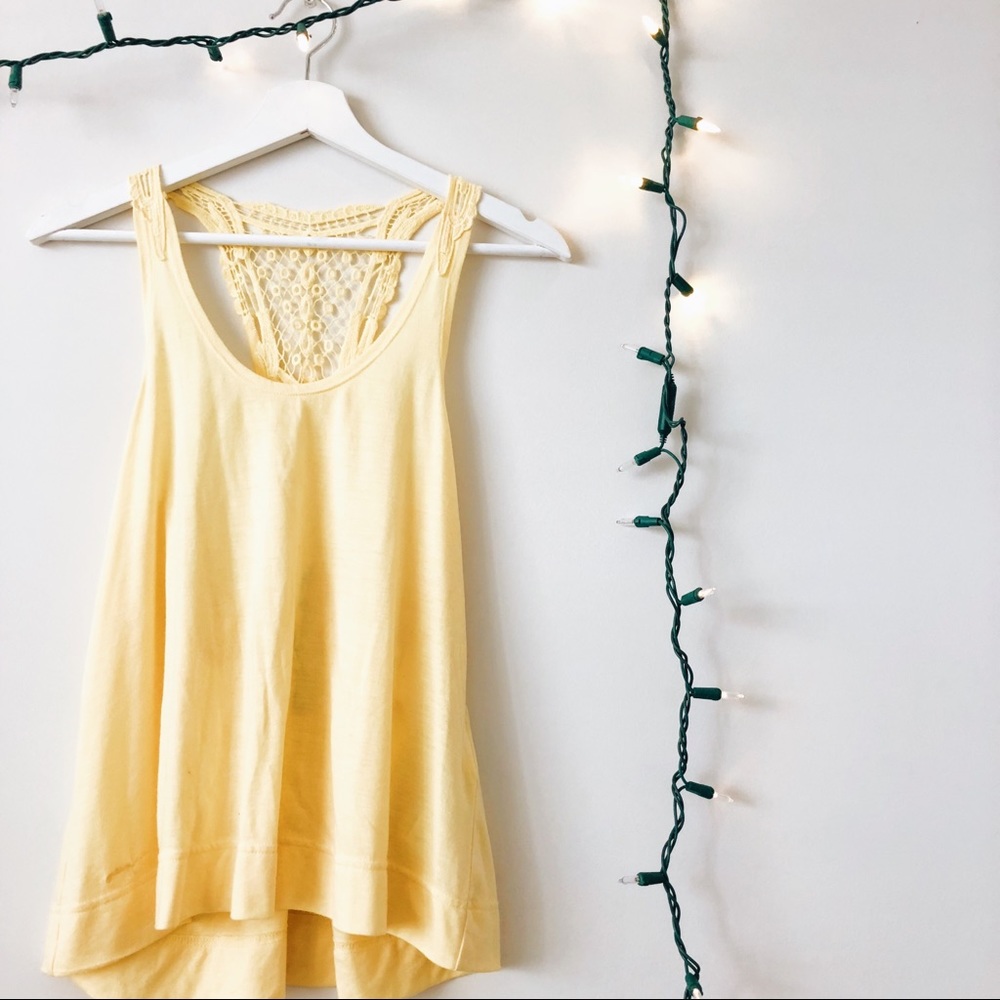 ONLY yellow singlet